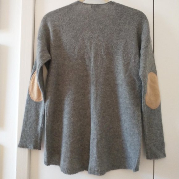 Gap Gray V-Neck Women's Long-Sleeve Sweater - Picture 12 of 13
